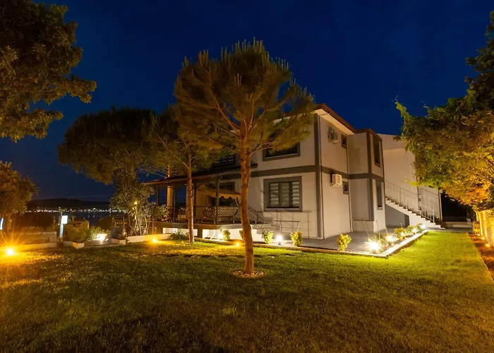 Apartment Select Cunda - Sea View With Garden 2 Bedroom At Cunda Island