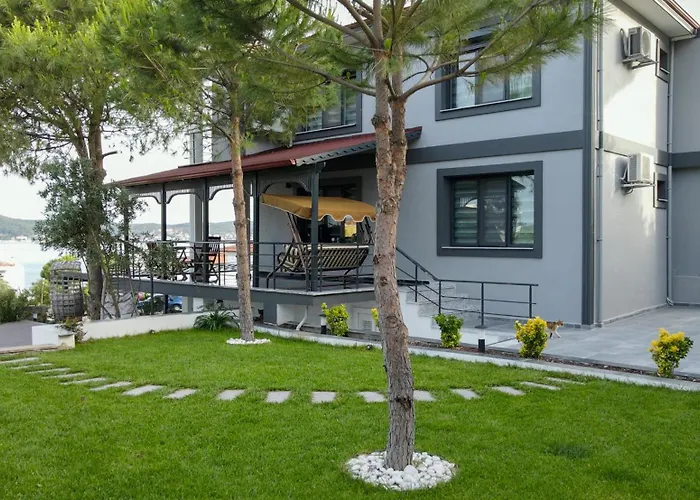 Select Cunda - Sea View With Garden 2 Bedroom At Cunda Island Apartment Ayvalı